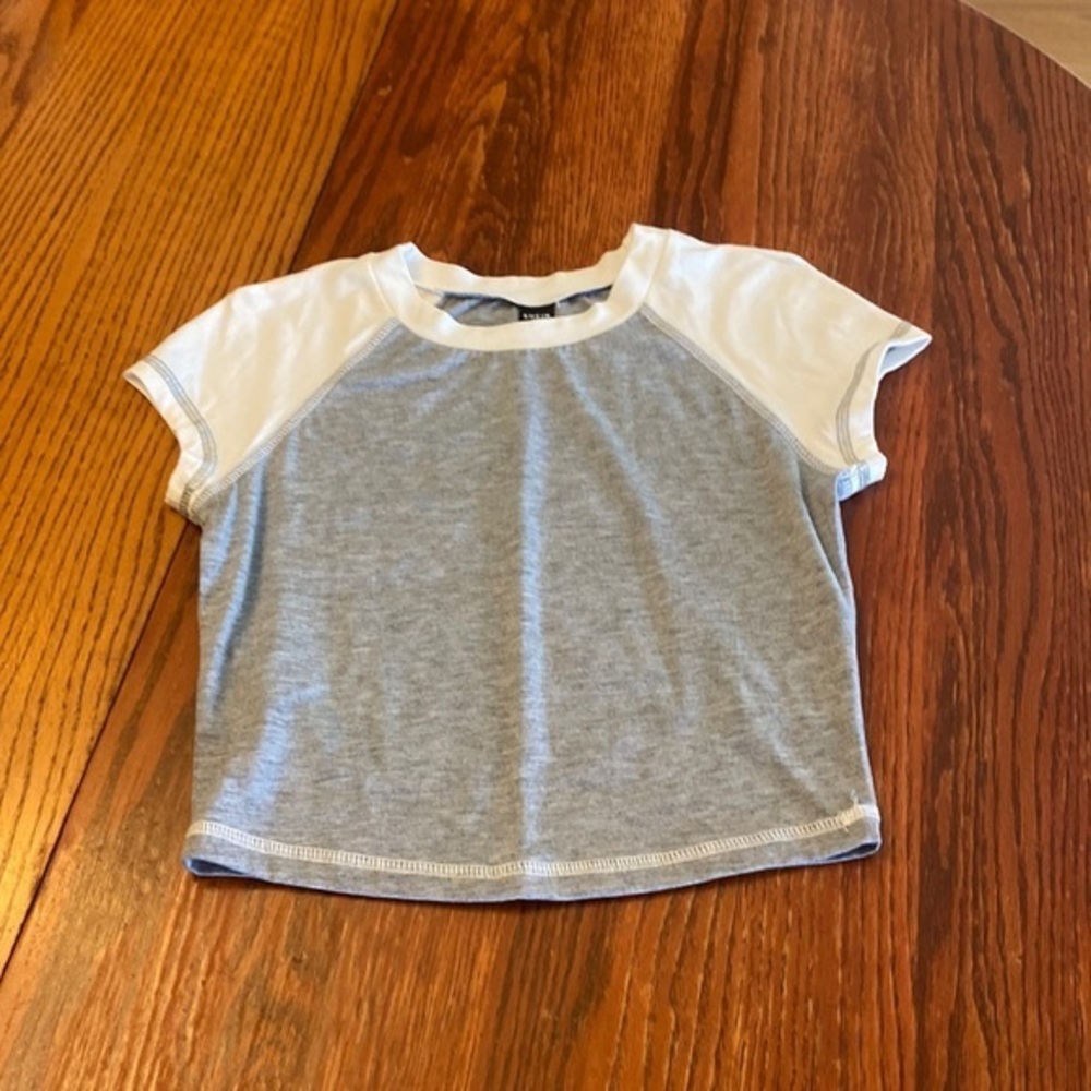 SHEIN Gray White Contrast Crop Top XS